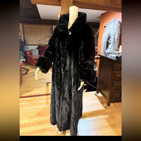 MINK (Real) LONG COAT-NEW COND NEVER WORN💥STUNNING CLASSIC Size M-L Retail $6000 - Picture 4 of 16